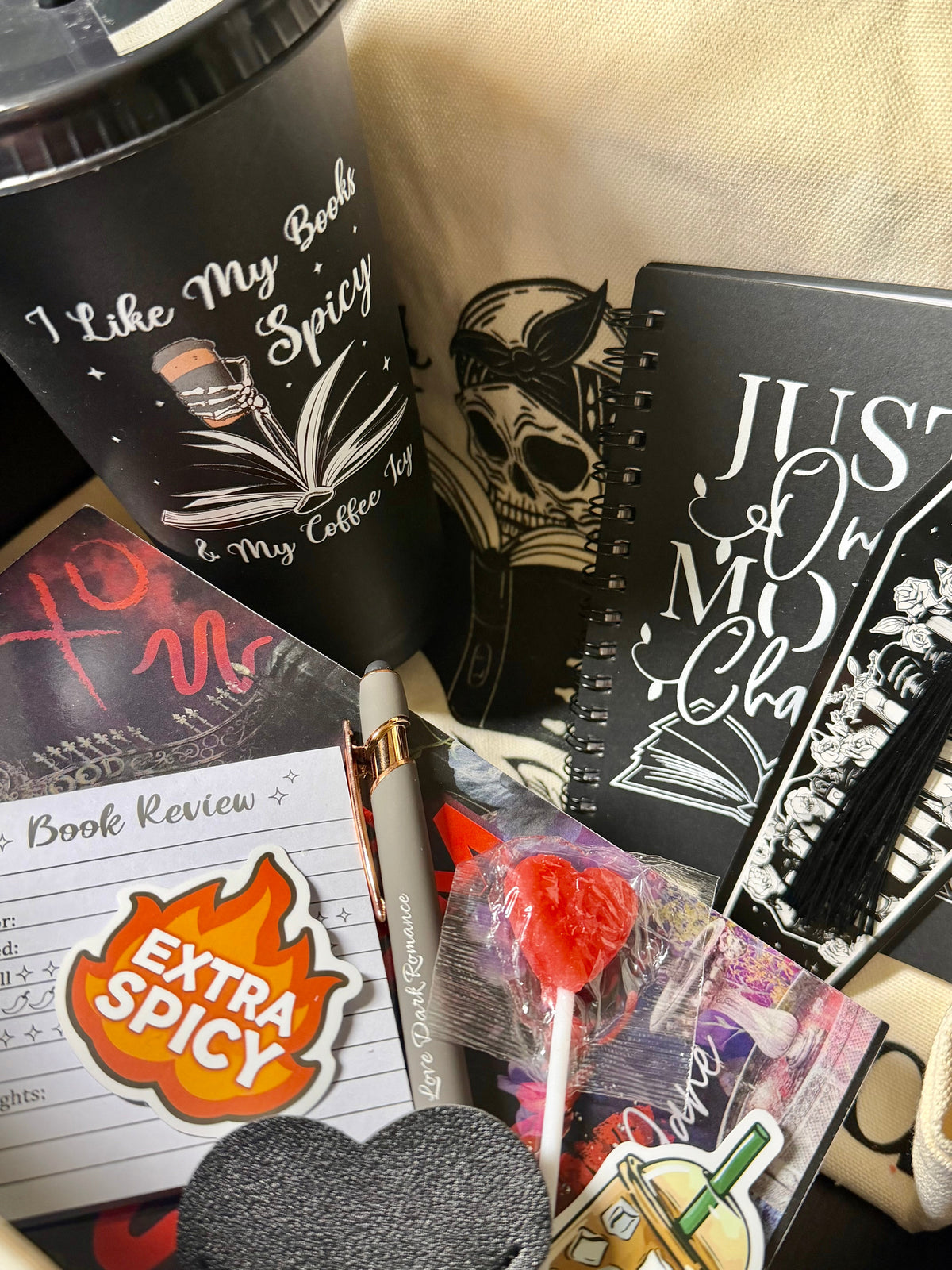 Dark Romance Cafe Book Box: books, drinks & merch